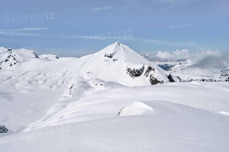 Mountain landscape with snow, summit Mittaghorn, ascent to Wildstrubelhütte, Bernese Alps, Switzerland