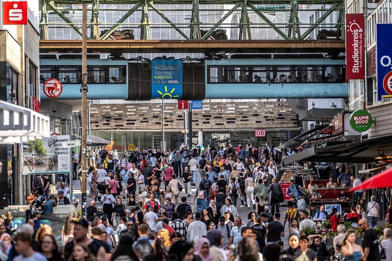 At the main railway station, Alte Freiheit street, full pedestrian zone, suspension railway, Wuppertal, North Rhine-Westphalia, Germany