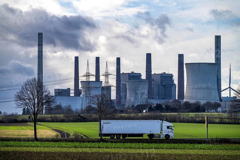 RWE Power lignite-fired power plant Frimmersdorf, completely shut down since 2021, near Grevenbroich, power plant units, chimneys, cooling towers, country road, S, North Rhine-Westphalia, Germany