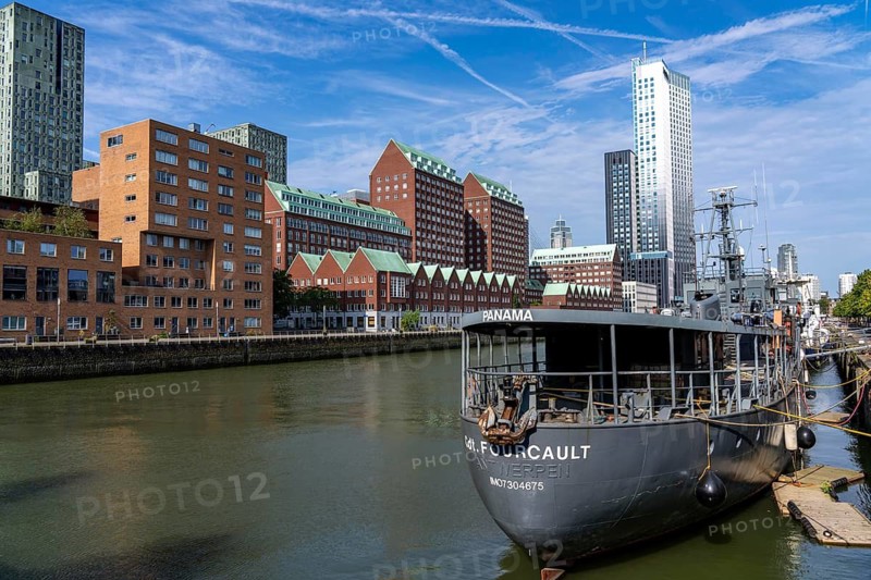 Warehouse-style residential buildings, ships in the Spoorweghaven, in the Kop van Zuid-Entrepot neighbourhood, Rotterdam, Netherlands