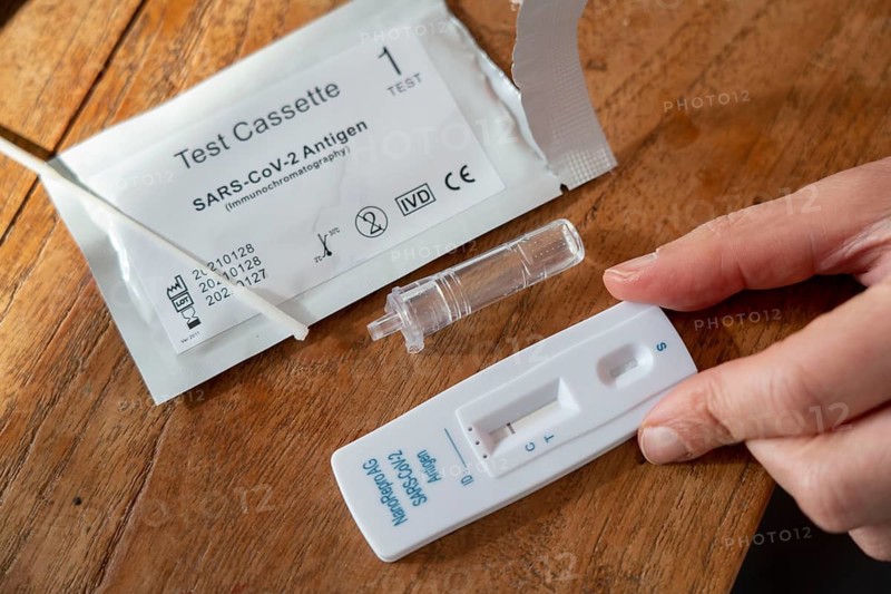 Corona antigen rapid test, lay test, self-test, for the detection of SARS-CoV-2 infection, test result, negative