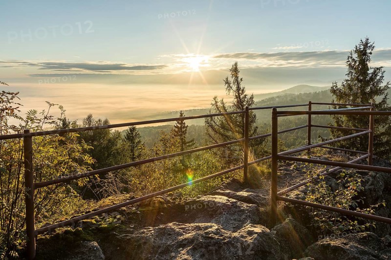 Bohemian viewpoint at the Töpfer in the morning light, autumn, Zittau Mountains, Oybin, Saxony, Germany