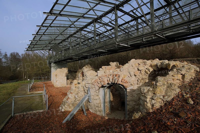 Historic lime kiln, industrial monument to the production of lime, lime production, kiln, RheinMain Regional Park, Rhine-Main, Flörsheim, Taunus, Hesse, Germany