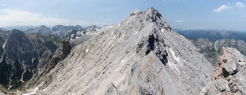 Mountain landscape, steep rocky ridge, crossing of the Jubiläumsgrat, Wetterstein range, Bavaria, Germany