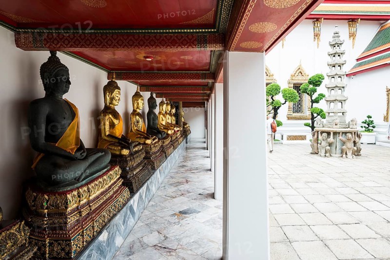 Golden Buddha statues, Wat Pho (Temple of the Reclining Buddha), Bangkok, Thailand