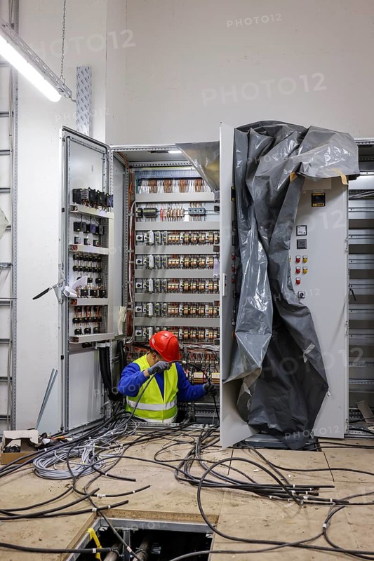 28.10.2020, Oberhausen, Ruhr area, North Rhine-Westphalia, Germany - Switchgear, electrical installation in industrial construction, new pumping station Oberhausen, Emscher conversion, new sewer Emscher AKE. 00X201028D027CARO (MODEL RELEASE: NO, PROPERTY RELEASE: NO (c) caro images / Rupert Oberhaeuser, http://www.caro-images.com, info@caro-images.com - If the photo is used for purposes other than journalism, please contact the agency - Any use of the photo is subject to a fee !)