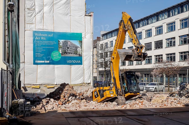 Property group Vonovia is building an apartment block on Rüttenscheider Strasse, the main shopping street in Essen Rüttenscheid, Essen, Ruhr area, North Rhine-Westphalia, Germany