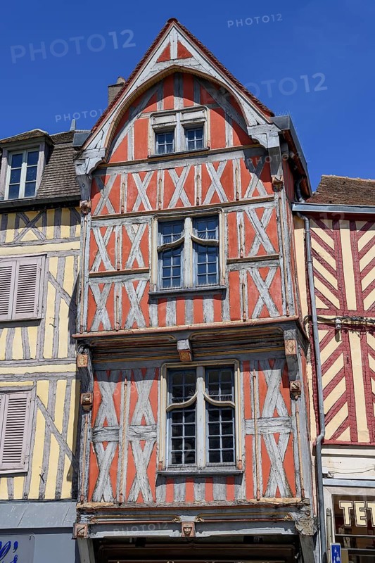 Half-timbered facades on the Place Charles Surugue, Auxerre, Département Yonne, Region Bourgogne-Franche-Comté, Burgundy, France