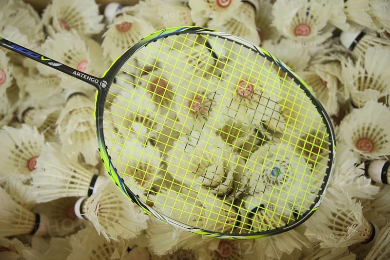 Badminton racket with shuttlecocks, pile, amount, number, much, sport, badminton, game ball, sports equipment, racket, shuttlecock, white, studio shot