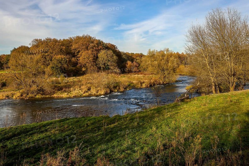 10.11.2021, Datteln, North Rhine-Westphalia, Germany - Lippe, river and floodplain development of the Lippe near Haus Vogelsang, where a near-natural river landscape was created, an intact river-floodplain ecosystem was restored with flood protection through newly designed floodplains