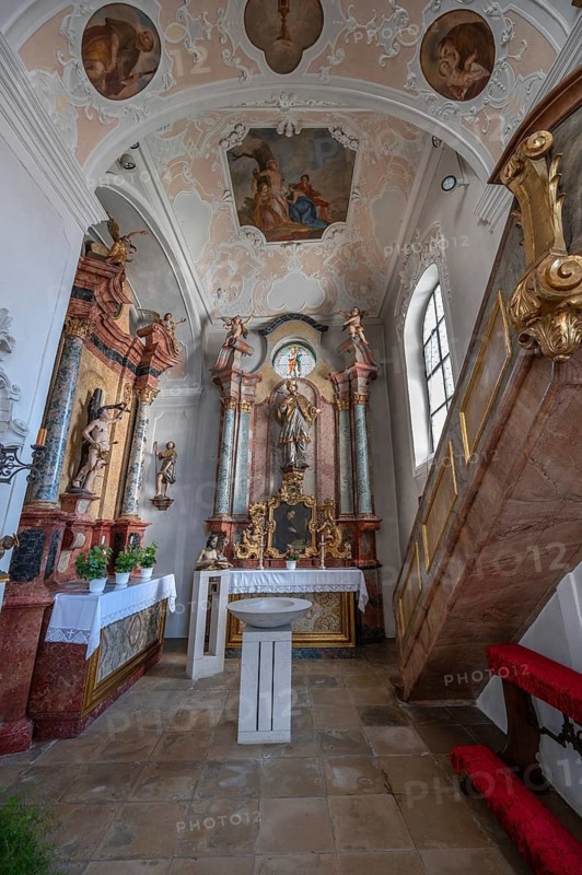 Side altar of the parish church of St. John the Baptist, built in 1475 as a Gothic church, baroqueised from 1732 to 1755, Hiltpoltstein, Middle Franconia, Bavaria, Germany