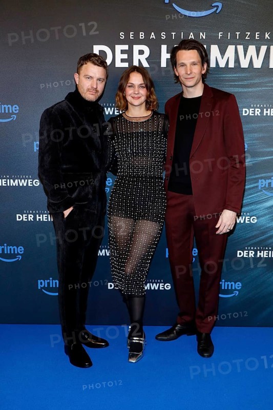 Friedrich Mücke, Luise Heyer and Sabin Tambrea at the premiere of FITZEKS DER HEIMWEG at the Delphi Filmpalast in Berlin on 14 January 2025