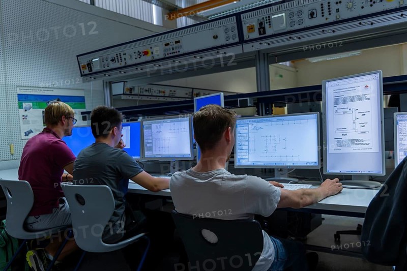 Vocational training of skilled workers for the electrical engineering sector of the future. The planned new construction of the BSZ Electrical Engineering Centre in Dresden, which is being funded with 100 million euros, will increase training capacities. This will benefit the large chip industry and medium-sized companies in Saxony, Dresden, Saxony, Germany