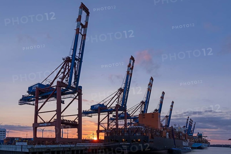 Sunset, container port, container terminal Eurogate, container bridges, container ships, Waltershof, Hamburg, Germany