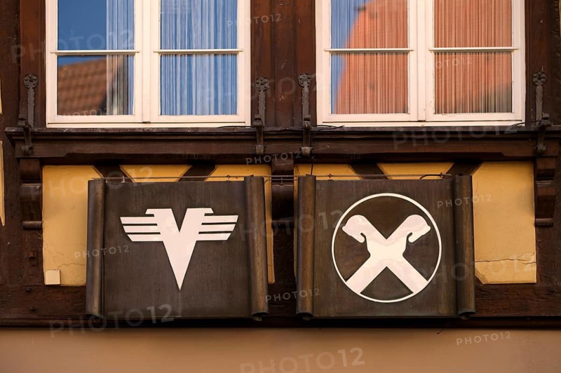 Wimpfener Bank, Volksbank, Raiffeisenbank, logo, half-timbered house, old town, Bad Wimpfen, Kraichgau, Baden-Württemberg, Germany