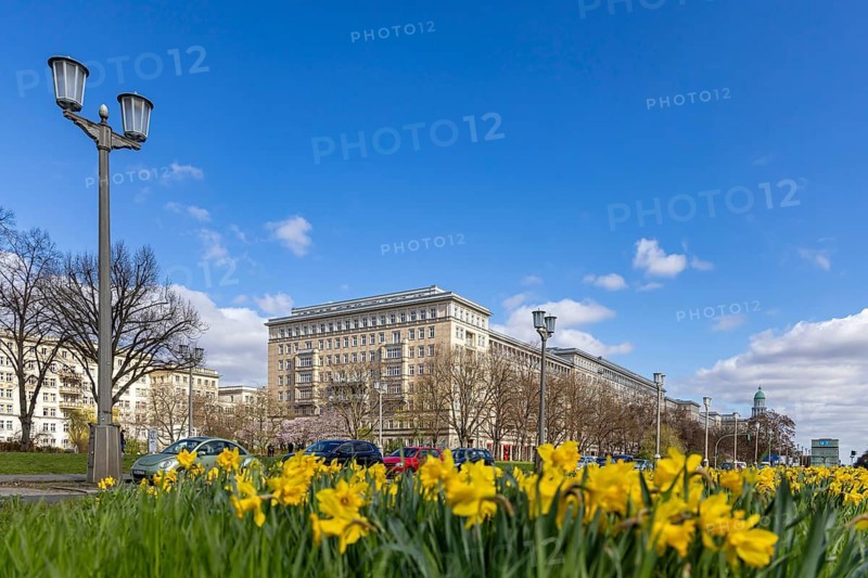 Building on Frankfurter Allee in East Berlin. Frankfurter Allee is one of Berlin's oldest traffic routes. 29.03.2026, Berlin, Germany