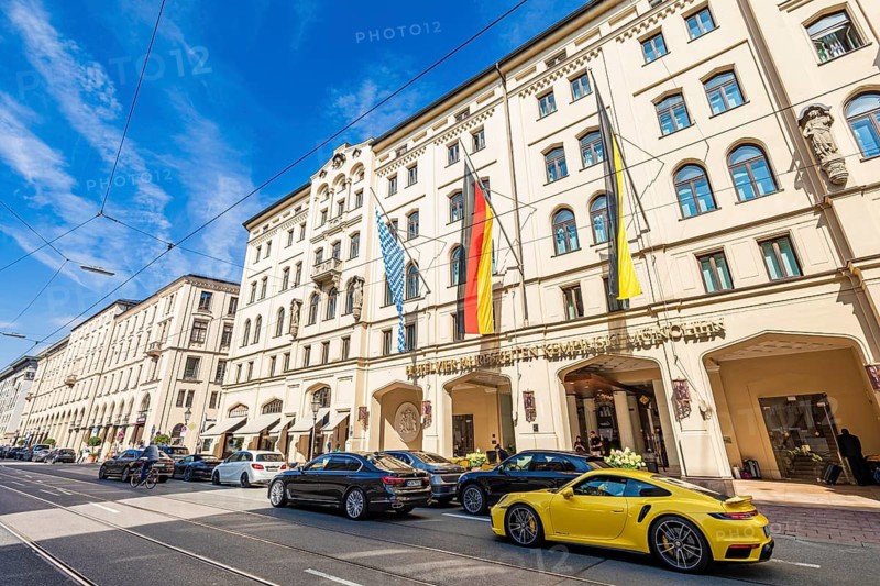 Hotel Vier Jahreszeiten Kempinski in Maximilianstrasse, luxury hotel, Munich, Bavaria, Germany