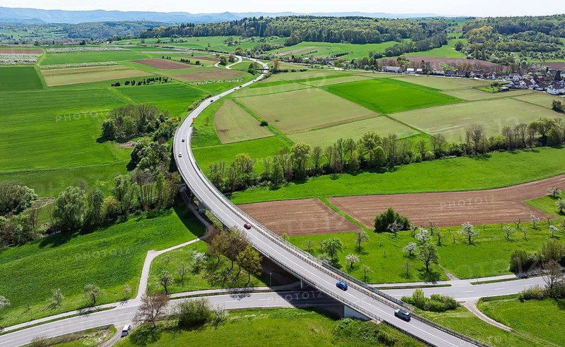 Dilapidated bridges. Aichtal Bridge on the B 312 federal road. 1161 metres long, the bridge needs to be demolished and replaced. Aichtal, Baden-Württemberg, Germany