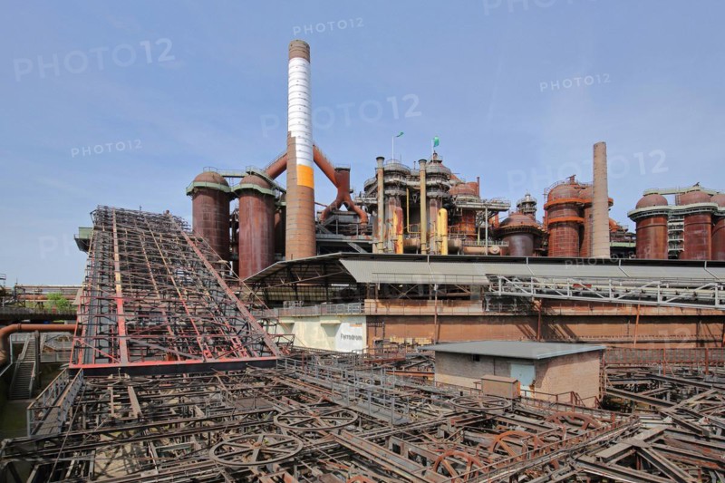 Inclined lift, hot blast stove, blast furnace and pipelines, steel construction, steel girder, transport, wheels, drive, incline, inclined, chimney, UNESCO Völklinger Hütte, Völklingen, Saarland, Germany