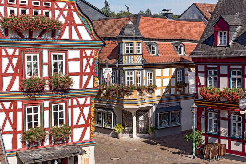 Magnificent half-timbered houses, Gasthof zur Pfeif, Restaurant Taunushof, König Adolf Platz, historic old town, Idstein, Rheingau Taunus district, German Half-Timbered House Route, Hesse, Germany