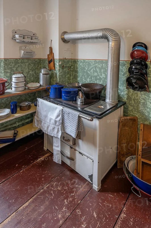 Kitchen-living room of a worker's flat around 1900, Industrial Museum, Sichardstr., Lauf an der Pegnitz, Middle Franconia, Bavaria, Germany