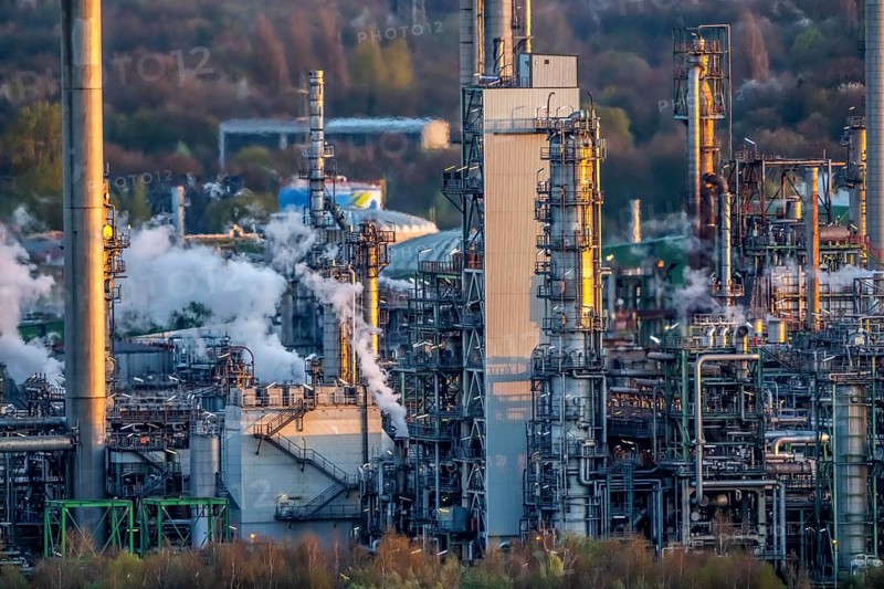 Ruhr Oel GmbH, BP Gelsenkirchen Refinery, in GE-Horst, production of products from mineral oil, Aral, gasoline, diesel, kerosene, Gelsenkirchen, North Rhine-Westphalia, Germany