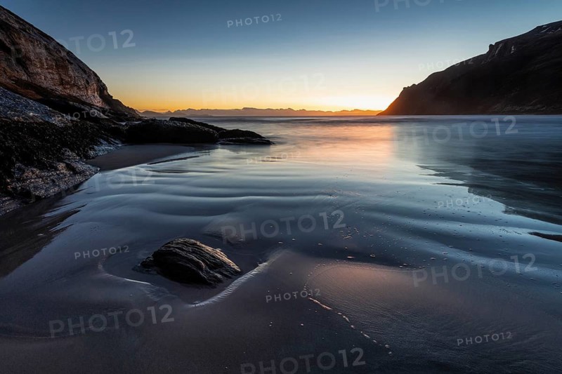 Evening in a sandy bay on the Norwegian European Sea, Söröya, Finnmark, December 2018