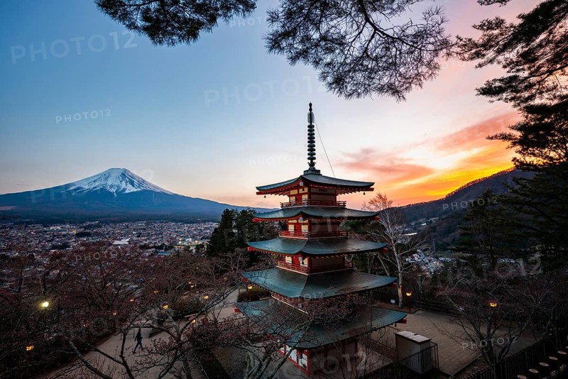 Five-story pagoda of a Shinto Shrine, Chureito Pagoda, with views of Fujiyoshida City and Mount Fuji volcano at sunset, Arakura Fuji Sengen Shrine, Arakurayama Sengen Park, Yamanashi Prefecture, Japan