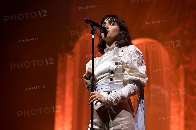 Abigail Morris, singer of The Last Dinner Party live at the Berlin velodrome on 22.02.2026