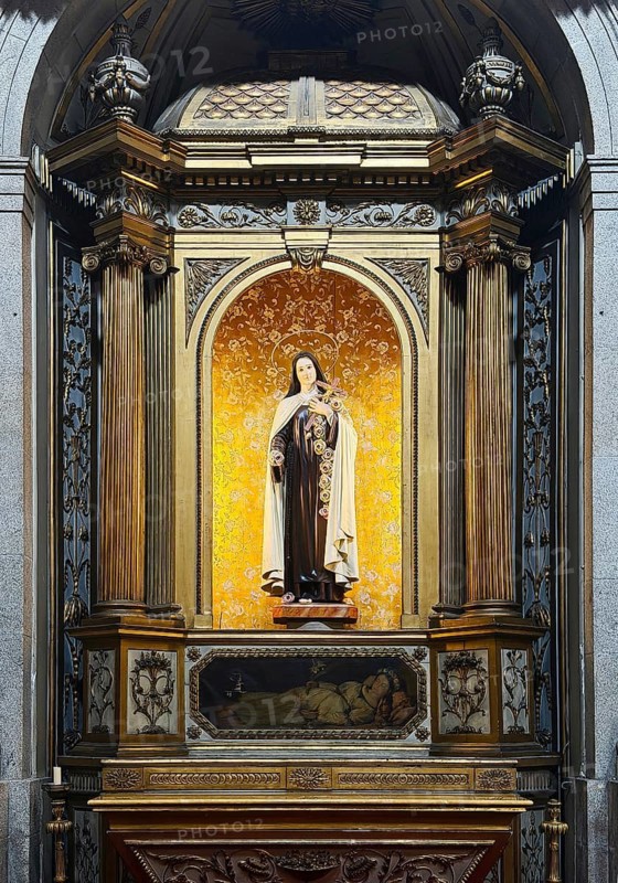 Sacred artwork in the Igreja da Santíssima Trindade, Church of the Holy Trinity, Porto, Portugal