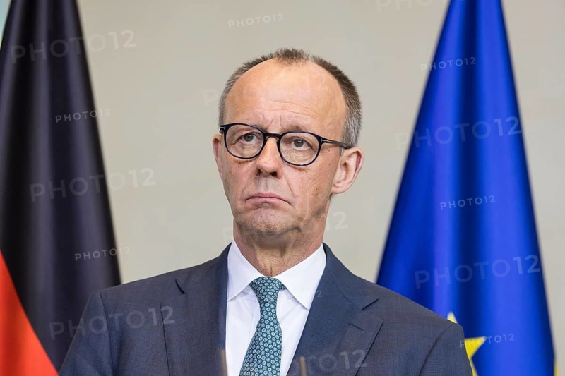 Friedrich Merz (Chancellor of the Federal Republic of Germany, CDU) at a joint press conference with Ahmed al-Sharaa (President of the Syrian Arab Republic) after a one-on-one meeting at the Federal Chancellery, Berlin, 30 March 2026