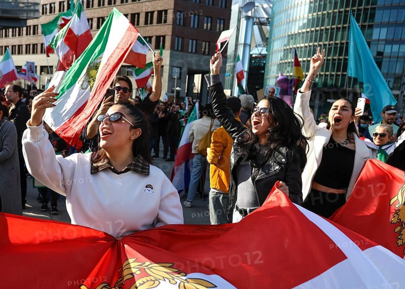 Iranians demonstrate on the day of the US and Israeli attack on Iran in Berlin, 28.02.2026. People cheer the rumor that Obermullah Khamenei died in the attack, Berlin, Berlin, Germany