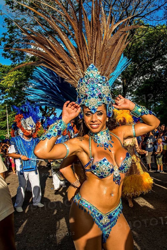 Brasilianische Sambaband beim internationalen Karneval auf den Seychellen in Victoria, Mahe, Republik Seychellen, Indischer Ozean