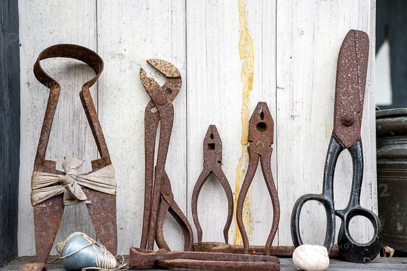 Decoration with old scissors and pliers, Wesertal, Weser Uplands, Weserbergland, Hesse, Germany