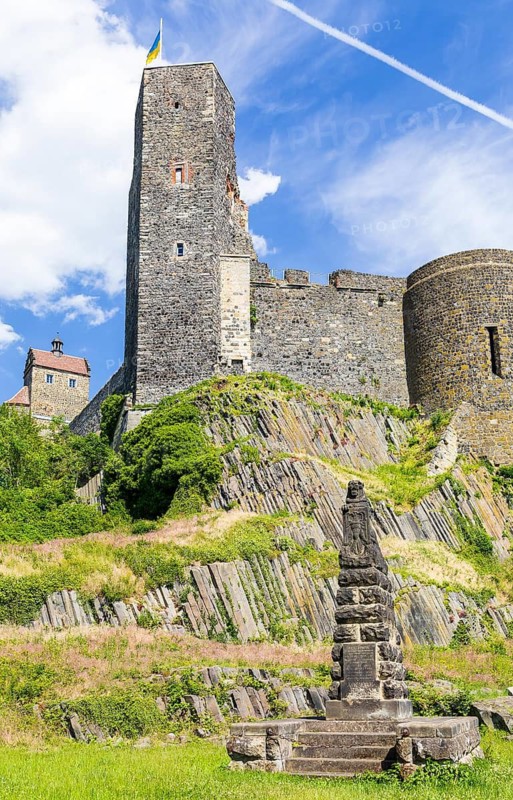 View from the west with basalt columns and seven-pointed tower, Stolpen Castle, Saxony, Germany
