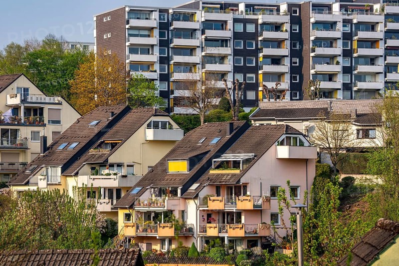 Various residential buildings, high-rise residential buildings, residential areas in Essen-Kettwig, at the back the Kettwig-auf-der-Höhe area, 1970s residential buildings, North Rhine-Westphalia, Germany