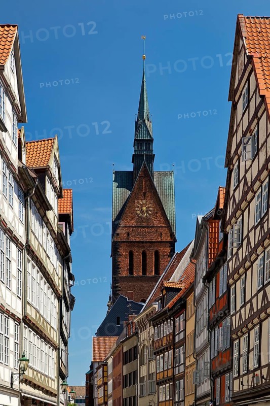 Market Church St. Georgii et Jacobi and half-timbered houses of Kramerstrasse, Old Town, State Capital Hannover, Lower Saxony, Germany