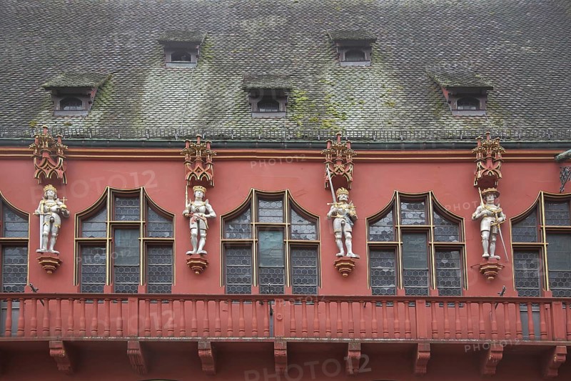 Balcony with figures, Historic Department Store, Münsterplatz, Freiburg, Breisgau, Southern Black Forest, Black Forest, Baden-Württemberg, Germany