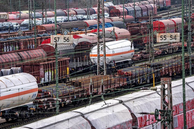 The Hagen-Vorhalle marshalling yard is one of the 9 largest in Germany, it is located on the Wuppertal-Dortmund railway line and has 40 directional tracks on which freight trains of all types are assembled, North Rhine-Westphalia, Germany