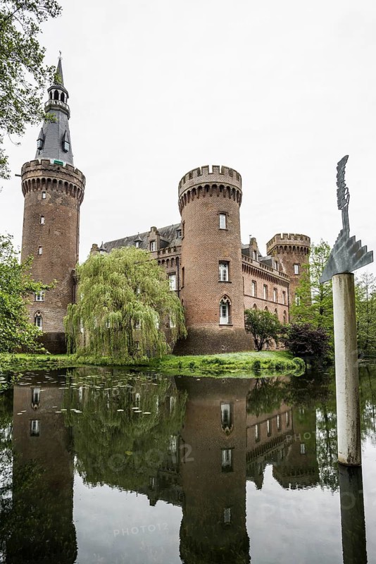 Schloss Moyland, moated castle, museum of modern art, Bedburg-Hau, Lower Rhine, North Rhine-Westphalia, Germany