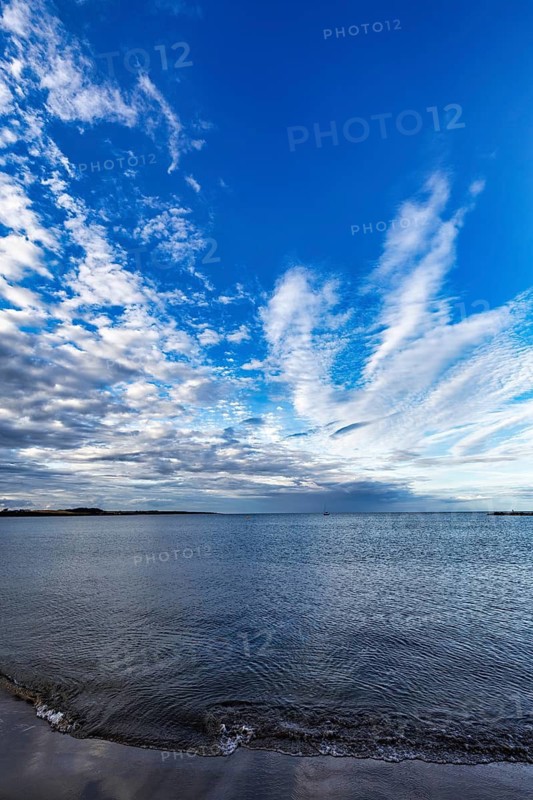 Coastline with cirrus clouds, cumulus clouds, dusk, Carne Beach, Wexford, Gerrans Bay, Roseland Peninsula, Ireland