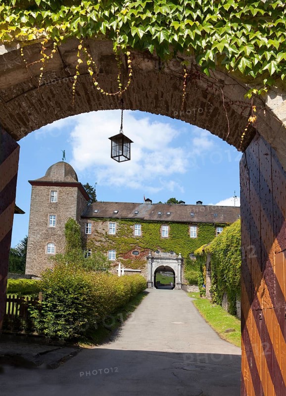 Burg Schnellenberg castle, Hanseatic City of Attendorn, Sauerland region, North Rhine-Westphalia, Germany, Europe, Burg Schnellenberg, Attendorn, Sauerland, Nordrhein-Westfalen, Deutschland, Europa
