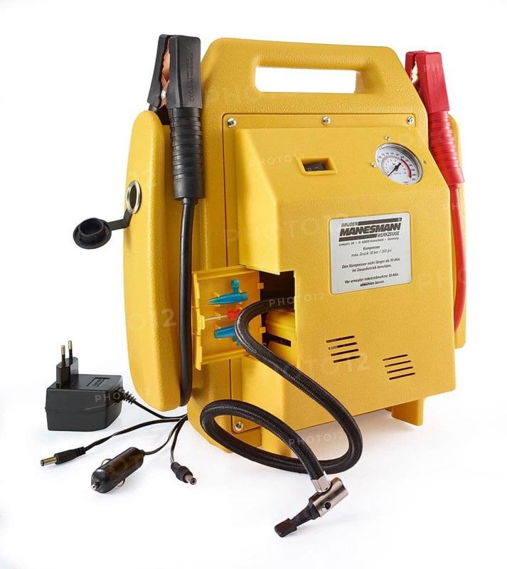 Mannesmann jump starter in front of a white background, studio shot