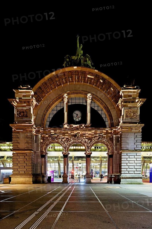 Archway on the station square, light installation at dusk, Lilu, Light Festival 2023, Lucerne, Canton of Lucerne, Switzerland