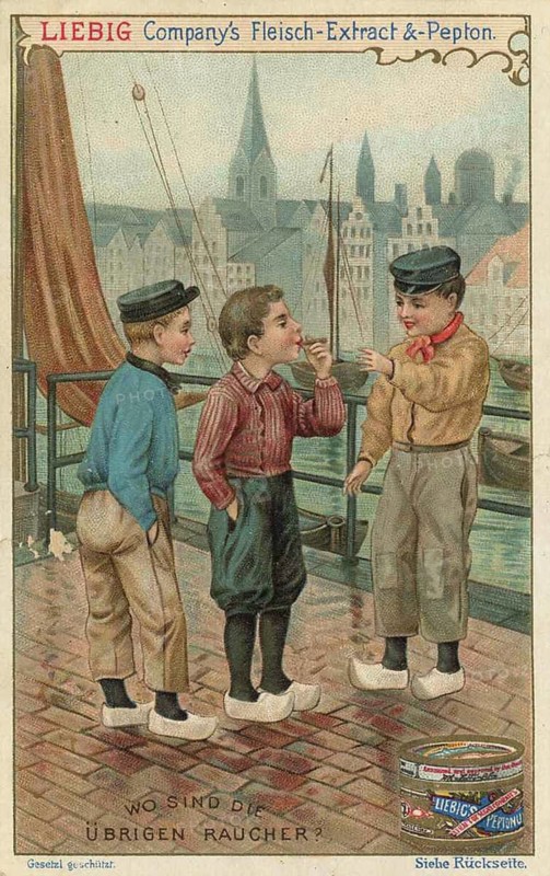 Series of search pictures, Where are the other smokers, Liebig picture, digitally restored reproduction of a collector's picture from around 1900, public domain, exact date unknown, boys talking on a harbour area with visible boats
