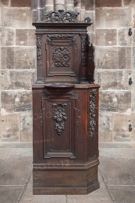 Craftsman's chair or alms chair of the Hoof and Carriage Guild, from 1698, Lorenzkirche, Nuremberg, Middle Franconia, Bavaria, Germany