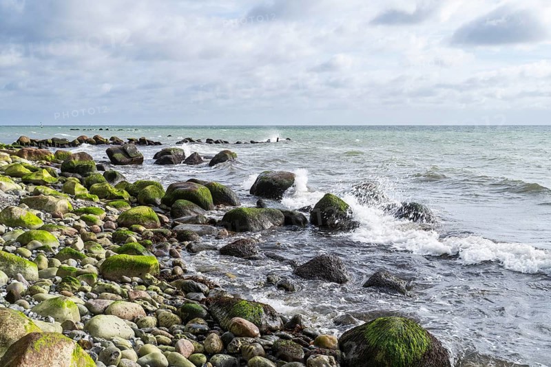 Surf on Gakow shore, stones and boulders, Sassnitz, Jasmund National Park, Rügen, island, Baltic Sea, Mecklenburg-Western Pomerania, Germany