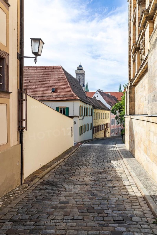 Narrow street in the Eisgrube, in the background the Upper Parish or Church of Our Lady, mountain town of Bamberg, Bavaria, Germany