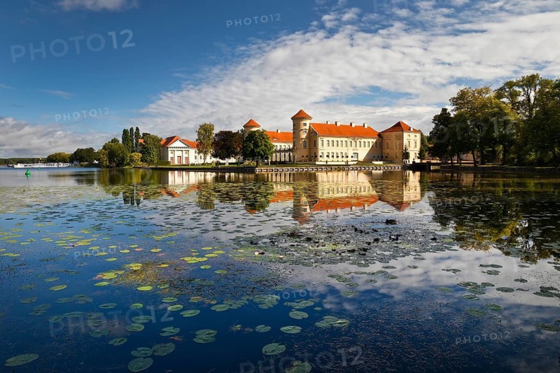 Rheinsberg Castle, lakeside with Lake Grienerick, Ostprignitz-Ruppin district, prime example of Friederician Rococo, Brandenburg, Germany