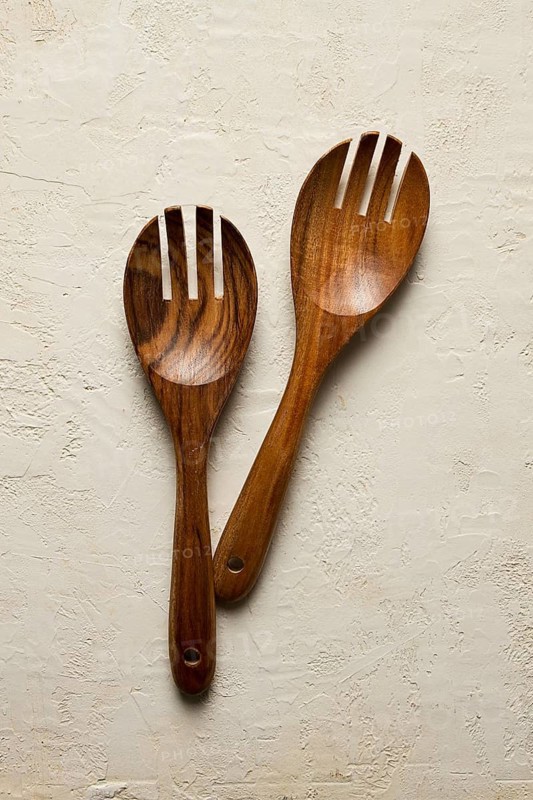 Wooden spoon, with cloves, for salad, two pieces, natural wood, top view